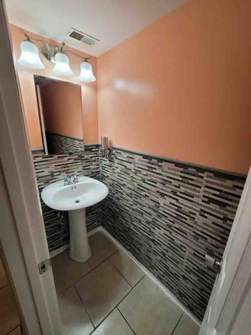 Elegant 2-Bedroom Pet-Friendly Villa W 2 Parking Spaces Хилтон-Хед-Айленд Экстерьер фото
