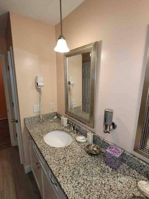 Elegant 2-Bedroom Pet-Friendly Villa W 2 Parking Spaces Хилтон-Хед-Айленд Экстерьер фото