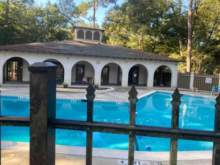 Elegant 2-Bedroom Pet-Friendly Villa W 2 Parking Spaces Хилтон-Хед-Айленд Экстерьер фото